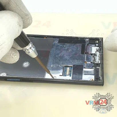 How to disassemble Sony Xperia XZ1, Step 7/4