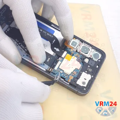 How to disassemble Samsung Galaxy S24+ SM-S921, Step 9/3