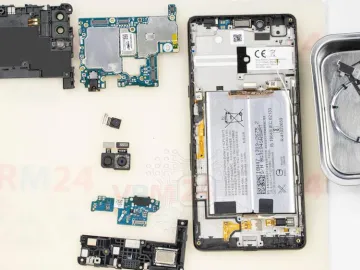 How to disassemble Sony Xperia L3