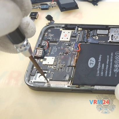 How to disassemble Fake iPhone 13 Pro ver.1, Step 14/3