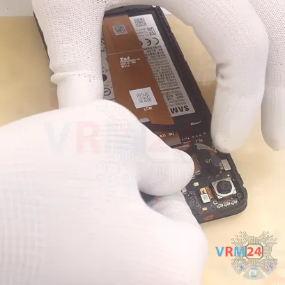 How to disassemble Samsung Galaxy A04 SM-A045, Step 4/4