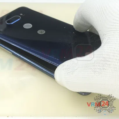 How to disassemble LG V30 Plus US998, Step 3/6