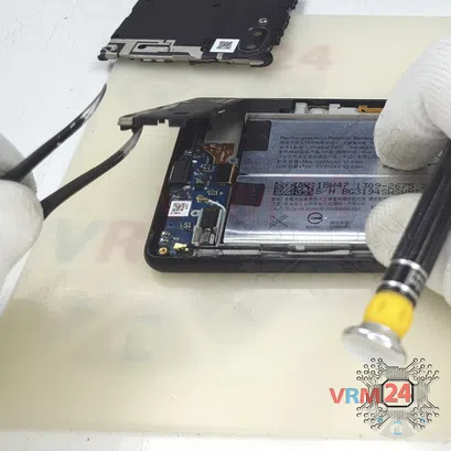 How to disassemble Sony Xperia L3, Step 8/3