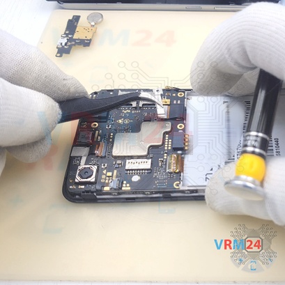 How to disassemble ZTE Blade A530, Step 8/4