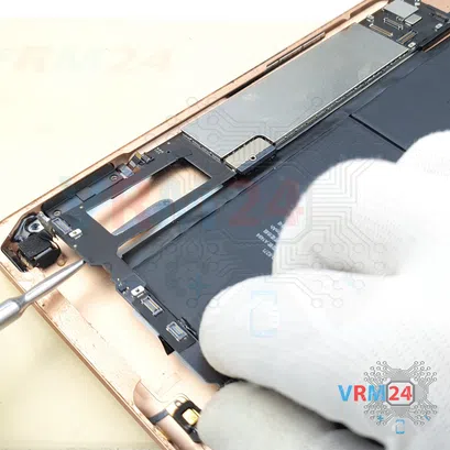 Cómo desmontar Apple iPad 9.7'' (6th generation), Paso 17/4