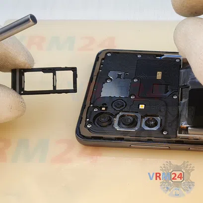 How to disassemble Samsung Galaxy A72 SM-A725, Step 2/5