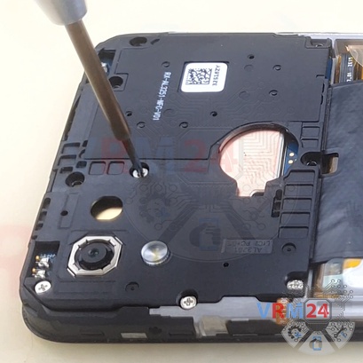 How to disassemble Realme C11, Step 4/4