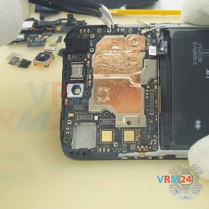 Cómo desmontar Xiaomi POCO M3 Pro, Paso 13/3