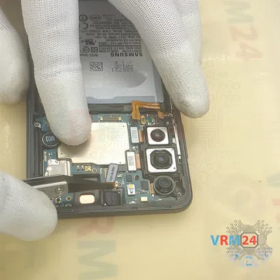 Cómo desmontar Samsung Galaxy S21 FE SM-G990, Paso 13/3