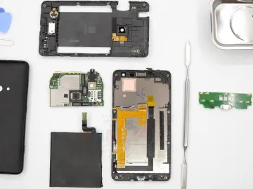 How to disassemble Nokia Lumia 625 RM-941