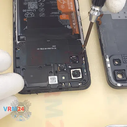 How to disassemble Huawei Nova Y61, Step 4/3
