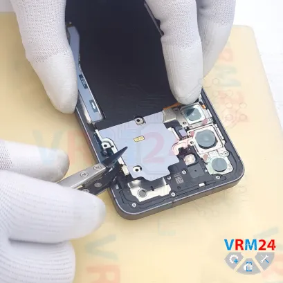 How to disassemble Samsung Galaxy S24+ SM-S921, Step 5/3