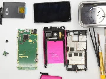 How to disassemble Nokia N8 RM-596