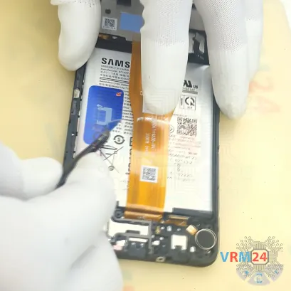 How to disassemble Samsung Galaxy A06 SM-A065, Step 15/3