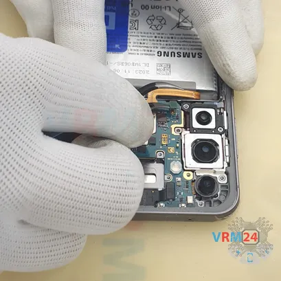 How to disassemble Samsung Galaxy S23 FE SM-S711, Step 15/2