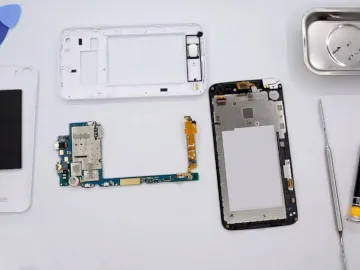 How to disassemble Explay Rio Play