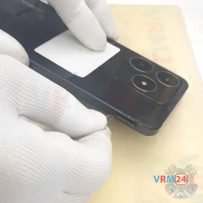 Как разобрать Realme C61, Шаг 2/3
