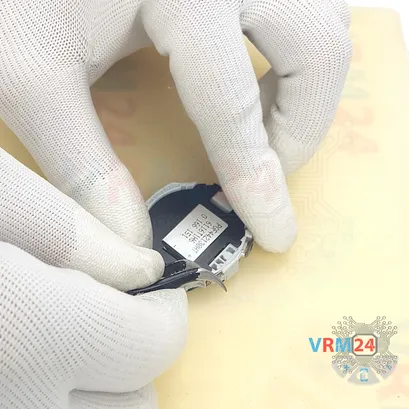 How to disassemble Samsung Gear Sport SM-R600, Step 9/4