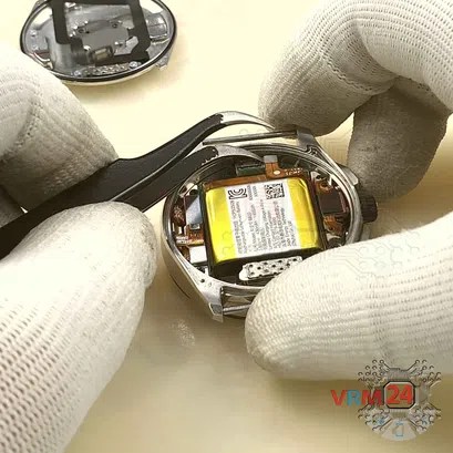 How to disassemble TAG Heuer Connected 2020, Step 5/4