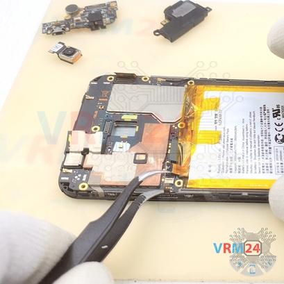 Como desmontar Asus ZenFone 4 Selfie Pro ZD552KL por si mesmo, Passo 12/5