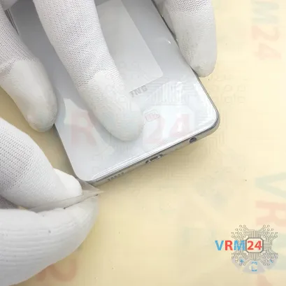 How to disassemble Samsung Galaxy M32 SM-M325, Step 3/5