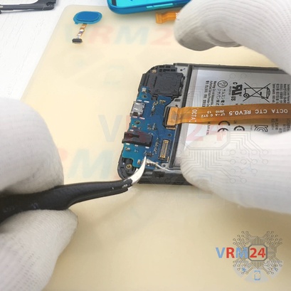 Cómo desmontar Samsung Galaxy M21 SM-M215, Paso 11/2