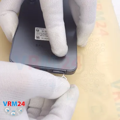 How to disassemble Samsung Galaxy S24+ SM-S921, Step 2/3