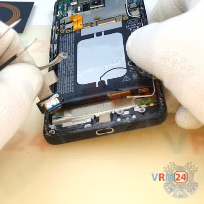 How to disassemble HTC U11 Plus, Step 13/3