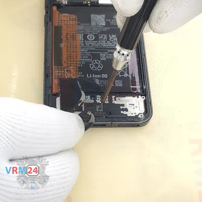How to disassemble Xiaomi 13, Step 10/4