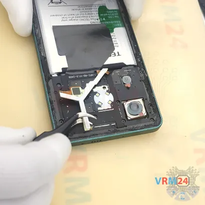 Как разобрать Tecno Pova 6, Шаг 4/4