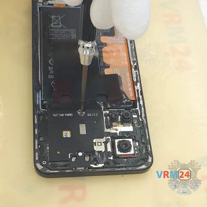 How to disassemble Huawei Nova 10 SE, Step 4/3