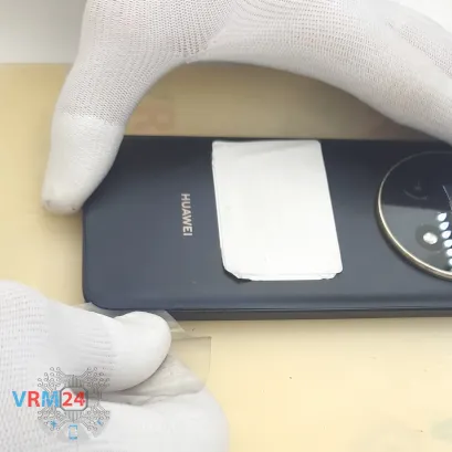 Как разобрать Huawei Nova 12i, Шаг 3/4
