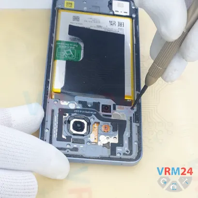 How to disassemble Realme 12, Step 4/3