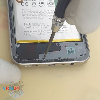 How to disassemble Realme C33, Step 5/3