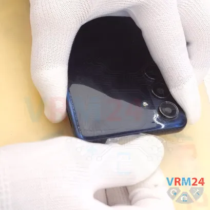 How to disassemble Samsung Galaxy M55 SM-M556, Step 3/4