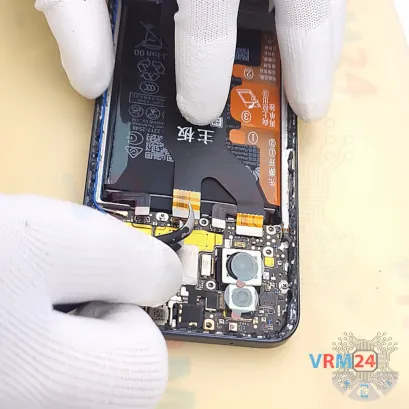 Cómo desmontar Huawei Nova 13, Paso 11/4