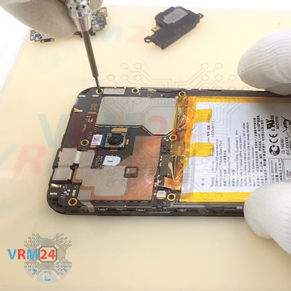 Cómo desmontar Asus ZenFone 4 Selfie Pro ZD552KL, Paso 10/3