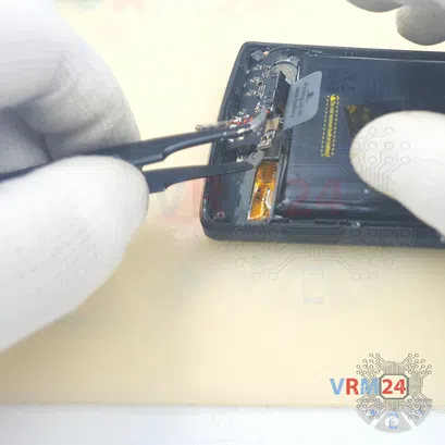 How to disassemble Doogee BL7000, Step 11/3