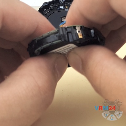 Samsung Gear S3 Frontier SM-R760 Battery replacement, Step 10/1