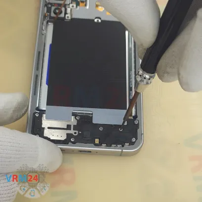 Как разобрать Samsung Galaxy S24 FE SM-S721, Шаг 8/3