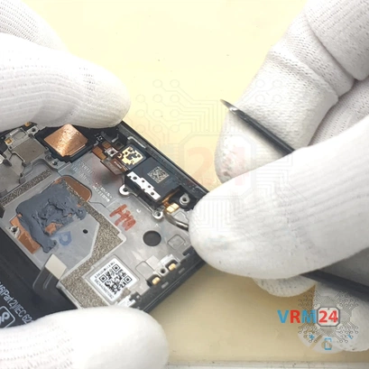 How to disassemble Xiaomi POCO F3, Step 18/3