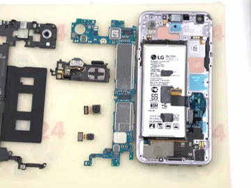 How to disassemble LG Q7 Q610