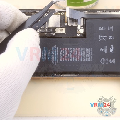 How to disassemble Apple iPhone 11 Pro Max, Step 13/4