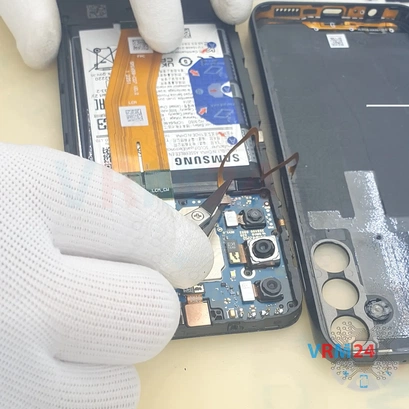 Cómo desmontar Samsung Galaxy A14 SM-A145, Paso 7/2