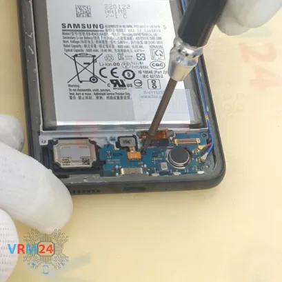 How to disassemble Samsung Galaxy A33 SM-A336, Step 10/3