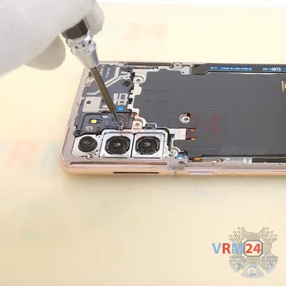 How to disassemble Samsung Galaxy S21 SM-G991, Step 5/4