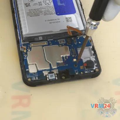 Как разобрать Samsung Galaxy А15 SM-A155, Шаг 15/3