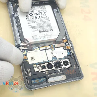 Cómo desmontar Samsung Galaxy S10 5G SM-G977, Paso 9/3