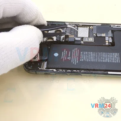 How to disassemble Apple iPhone 11 Pro, Step 10/3