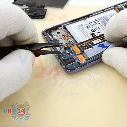 How to disassemble Samsung Galaxy A52 SM-A525, Step 11/4